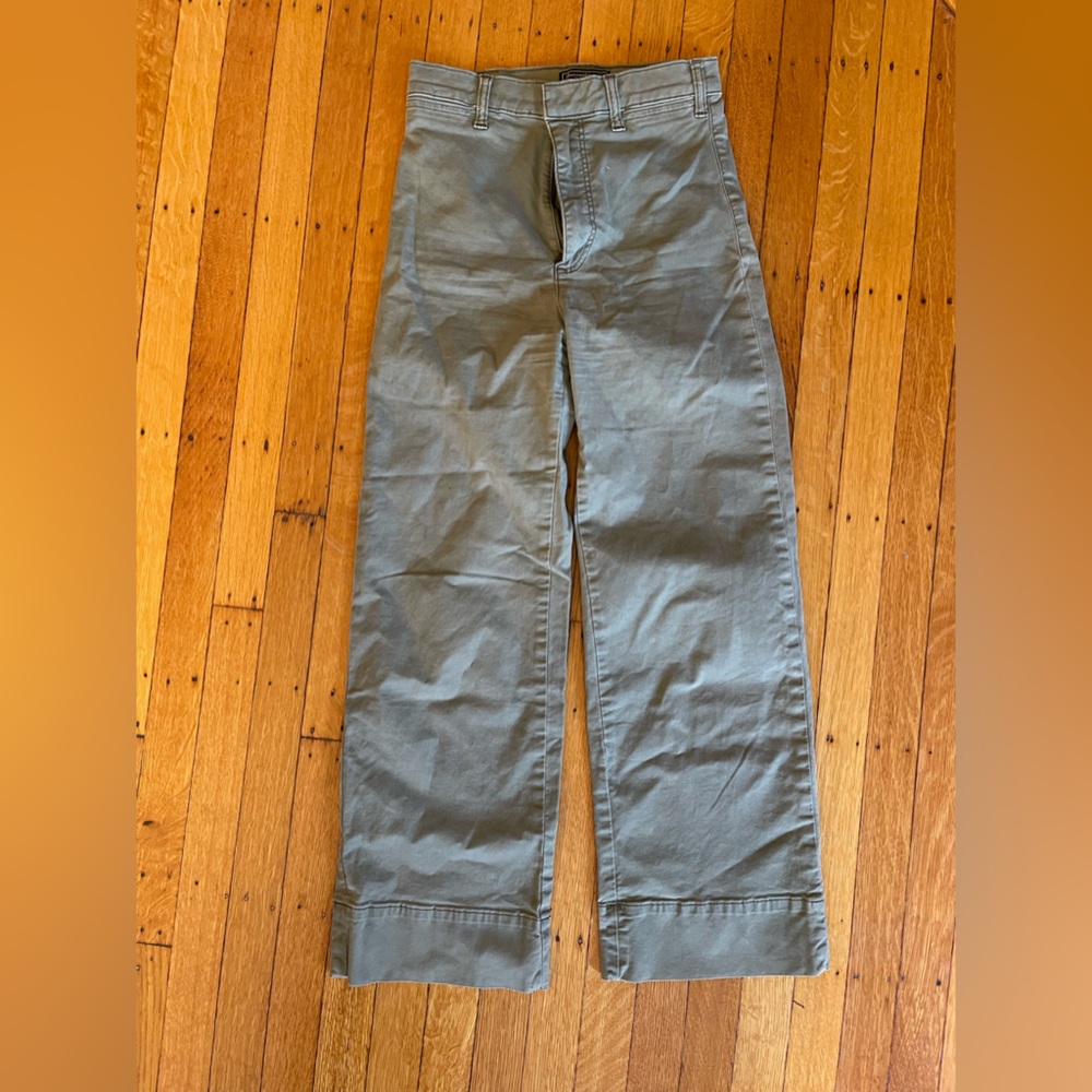 Abercrombie & Fitch gently worn khaki pants.